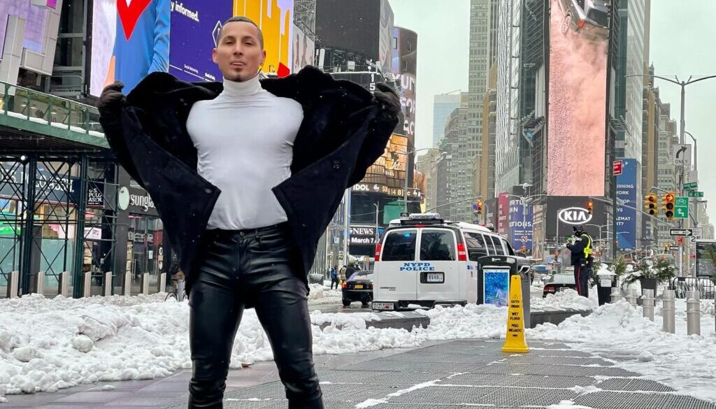Adrián Presenta 1