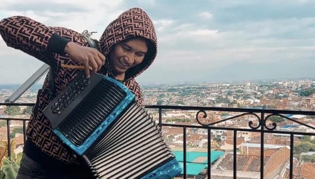 Captura de pantalla 2023-06-12 201243